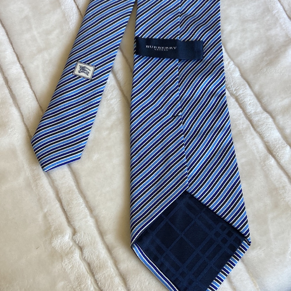 Burberry London tie - Picture 3 of 4